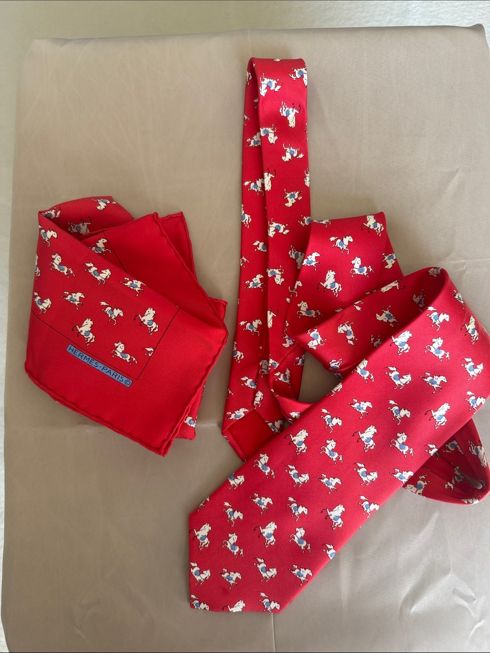 Hermes Red Silk Tie and Scarf Twilly Set with White Horse Motif - Picture 3 of 7